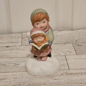 Vintage 1985 Avon Joy to the World Handpainted Porcelain Music Box Carolers